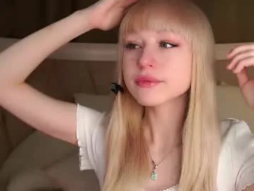 glossybabe_ – webcam model profile photo Image 15