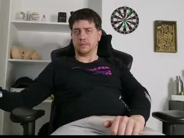 MiaLiaHot – webcam model profile photo Image 10