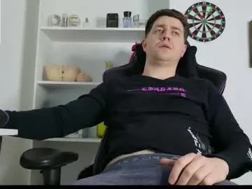 MiaLiaHot – webcam model profile photo Image 12