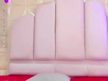 1miumiumiu1 – webcam model profile photo Image 2