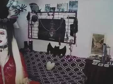 shiny-lily – webcam model profile photo Image 12