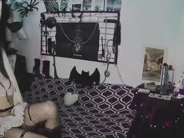 shiny-lily – webcam model profile photo Image 13