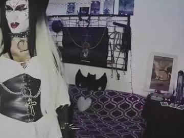 shiny-lily – webcam model profile photo Image 17