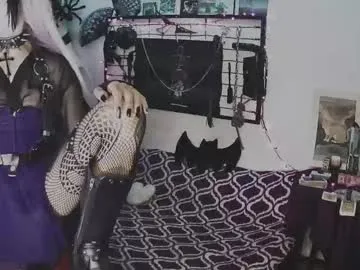 shiny-lily – webcam model profile photo Image 4