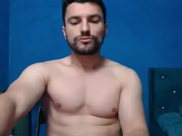 Vik1One1 – webcam model profile photo Image 18