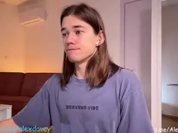 krissone – webcam model profile photo Image 2