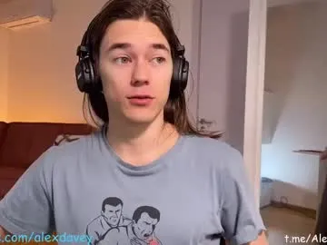 krissone – webcam model profile photo Image 3