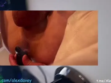 krissone – webcam model profile photo Image 6