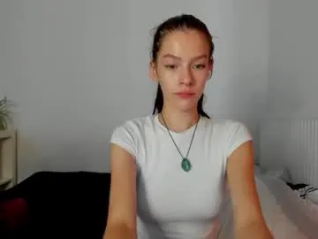 molochnaya000 – webcam model profile photo Image 3