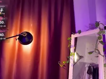 xlunami – webcam model profile photo Image 13