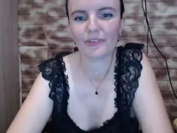 glossybabe_ – webcam model profile photo Image 9