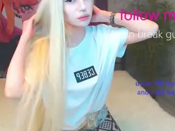 krissone – webcam model profile photo Image 14