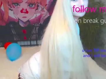 krissone – webcam model profile photo Image 2