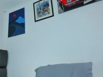 Ellidi – webcam model profile photo Image 16