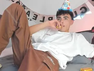 Ellidi – webcam model profile photo Image 18