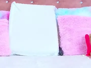 cute_fox_girl – webcam model profile photo Image 6