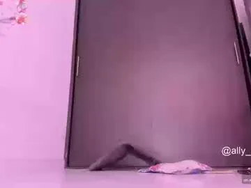 leilapons – webcam model profile photo Image 16