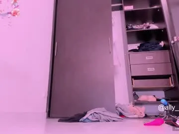 leilapons – webcam model profile photo Image 4