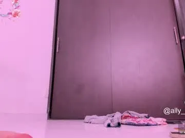 leilapons – webcam model profile photo Image 5