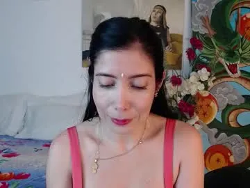 MinniMia – webcam model profile photo Image 11