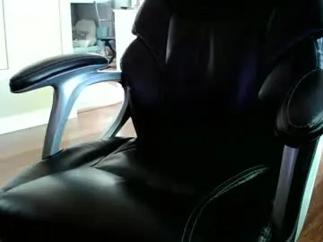 Sun-Moon – webcam model profile photo Image 9