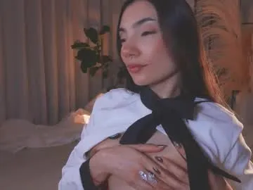 calabadi – webcam model profile photo Image 9