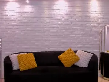 OrgazMia – webcam model profile photo Image 15