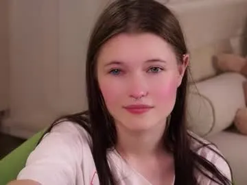 LinaTwins – webcam model profile photo Image 2