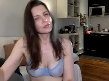 xlunami – webcam model profile photo Image 14