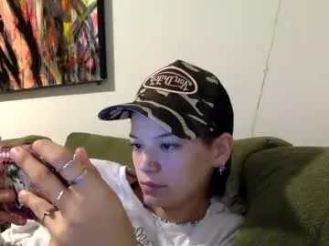 heyhorny_cb – webcam model profile photo Image 18