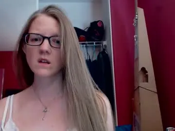 cutesmiles – webcam model profile photo Image 11