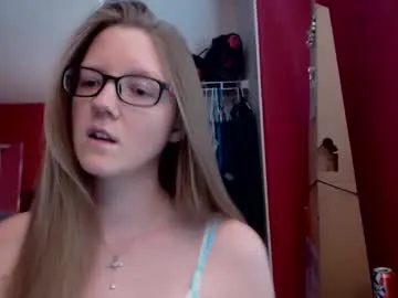 cutesmiles – webcam model profile photo Image 2