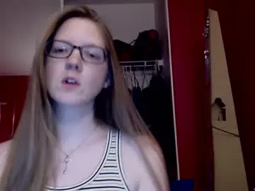 cutesmiles – webcam model profile photo Image 9