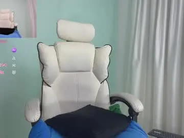 blondefoxsilverfox – webcam model profile photo Image 2