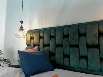 VixyVee – webcam model profile photo Image 2