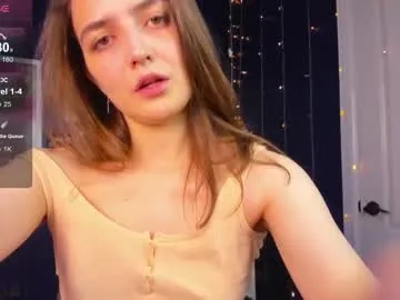 mightylaura – webcam model profile photo Image 9