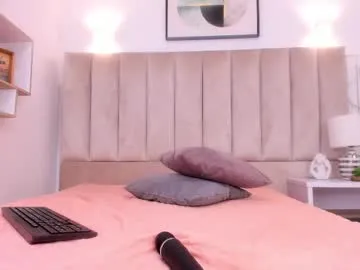 glossybabe_ – webcam model profile photo Image 3