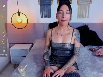 q2za34 – webcam model profile photo Image 17