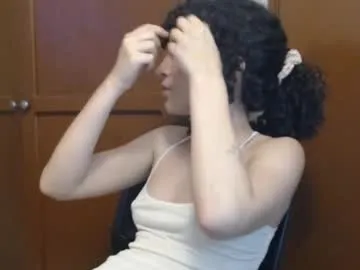 anniehh_ – webcam model profile photo Image 6