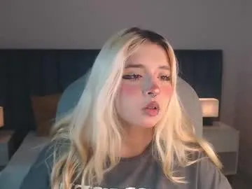 aliiz_01 – webcam model profile photo Image 13