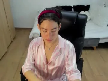 busenok – webcam model profile photo Image 10