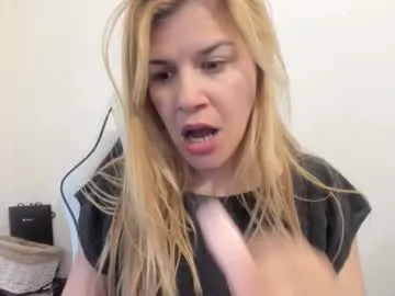 yourfavorite_bigclit – webcam model profile photo Image 17