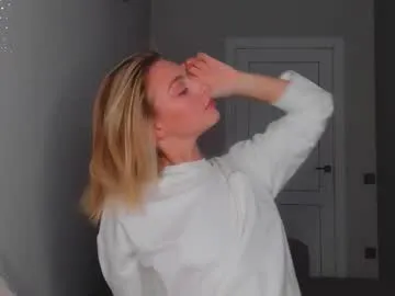 Kristallik-1 – webcam model profile photo Image 14