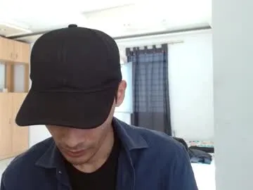 SheOnShe – webcam model profile photo Image 19