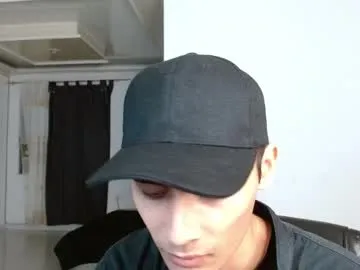 SheOnShe – webcam model profile photo Image 7