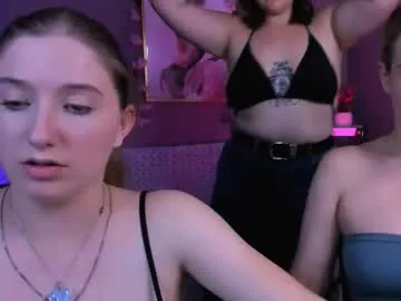 millemimi – webcam model profile photo Image 2