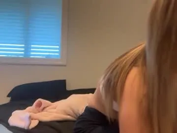 cutesmiles – webcam model profile photo Image 3