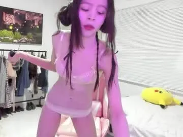 -VikkiL0vesCheese- – webcam model profile photo Image 3