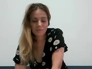 xlunami – webcam model profile photo Image 7