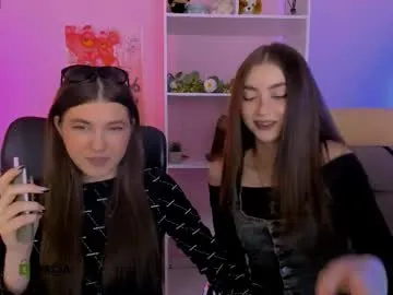 novalovelle – webcam model profile photo Image 14